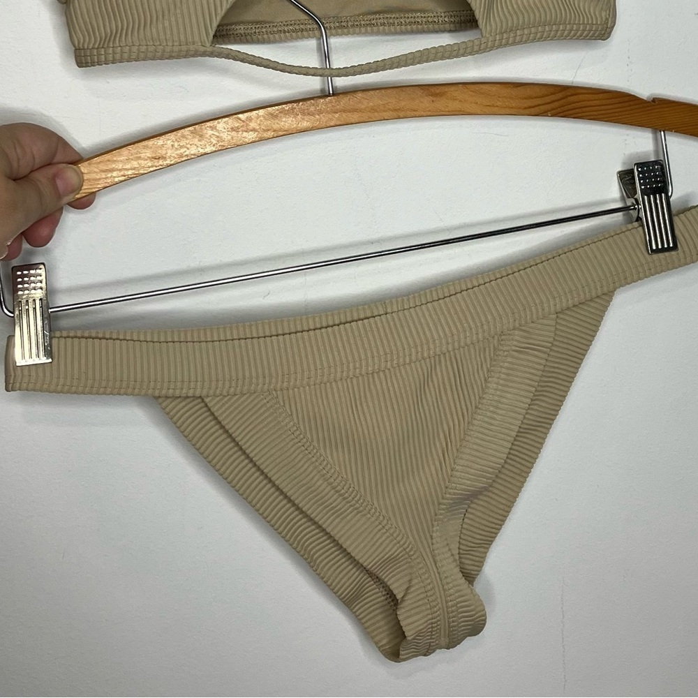 Frankie’s Bikinis tan ribbed bikini bottoms size large